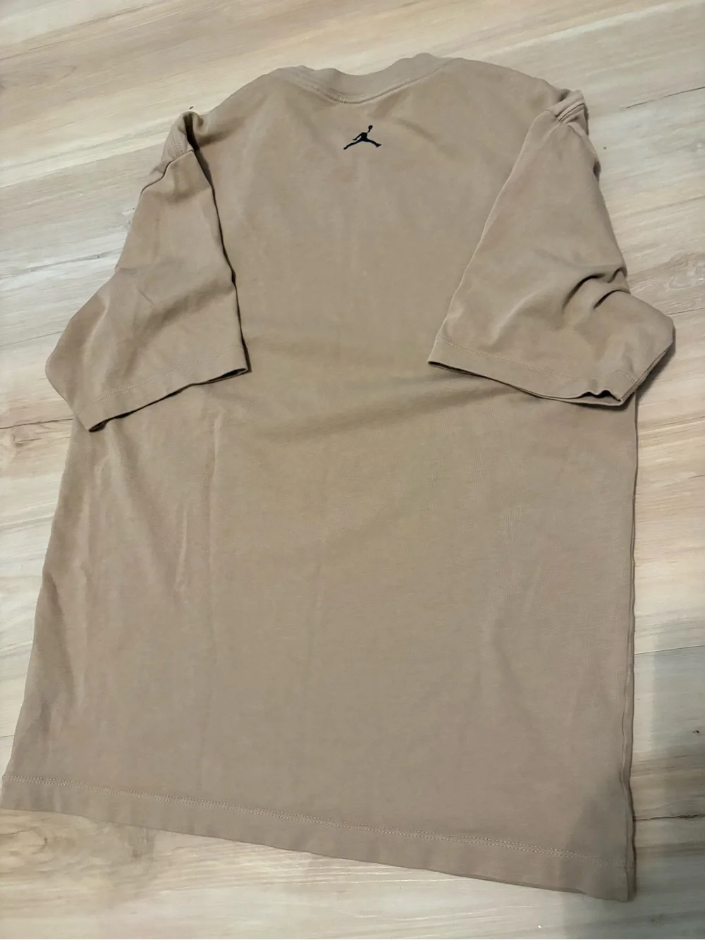 New Mens Air Jordan Sneaker Patch T Shirt Desert Sz S Retro Fit Tee